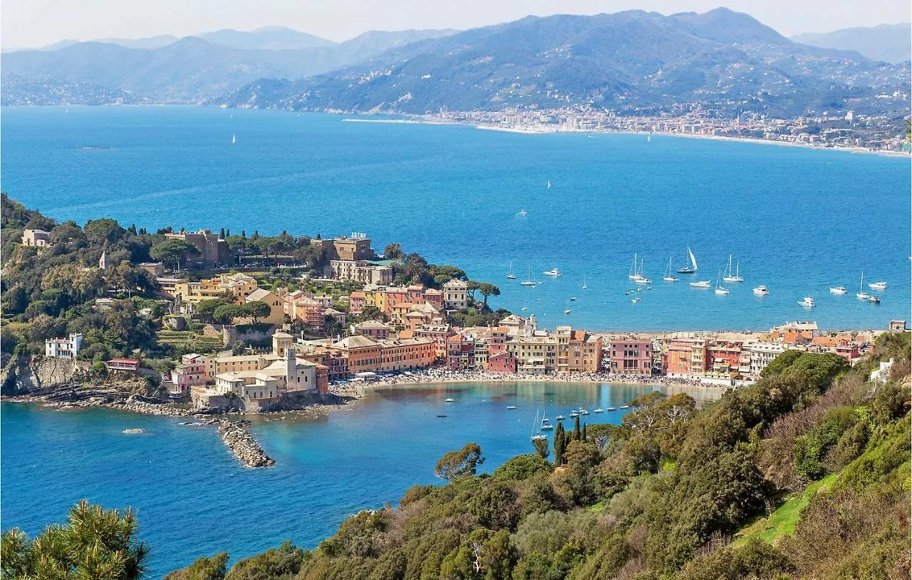 Pet Friendly Home In Moneglia With Kitchen
