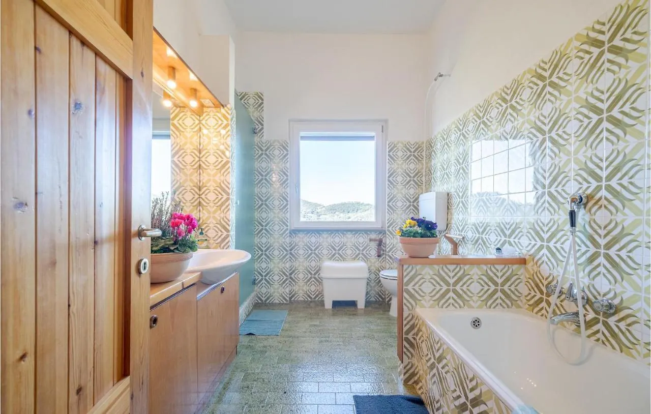 Pet Friendly Home In Moneglia With Kitchen 0*,  Italy
