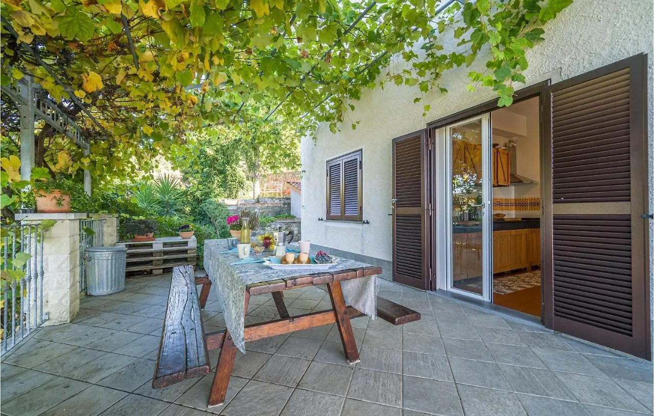 Holiday home Pet Friendly Home In Moneglia With Kitchen