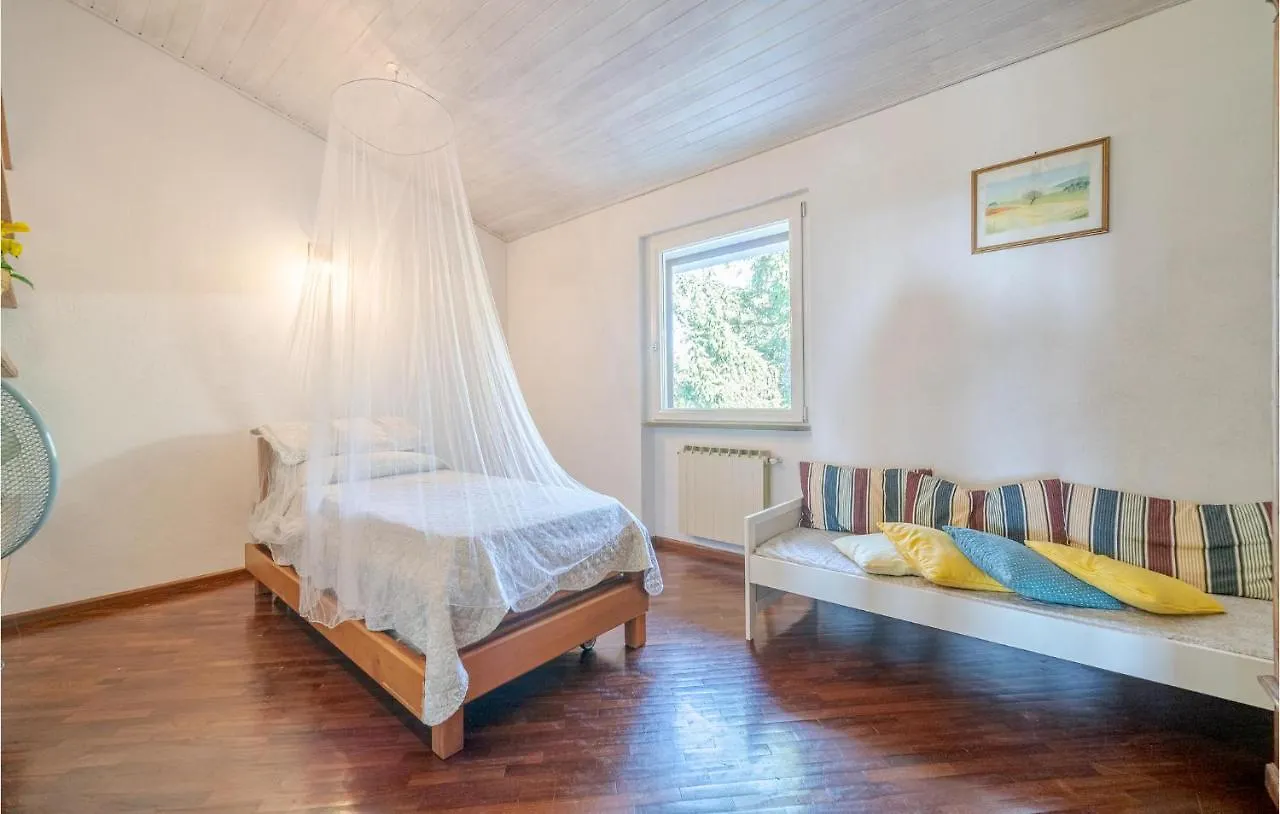 Pet Friendly Home In Moneglia With Kitchen 0*,