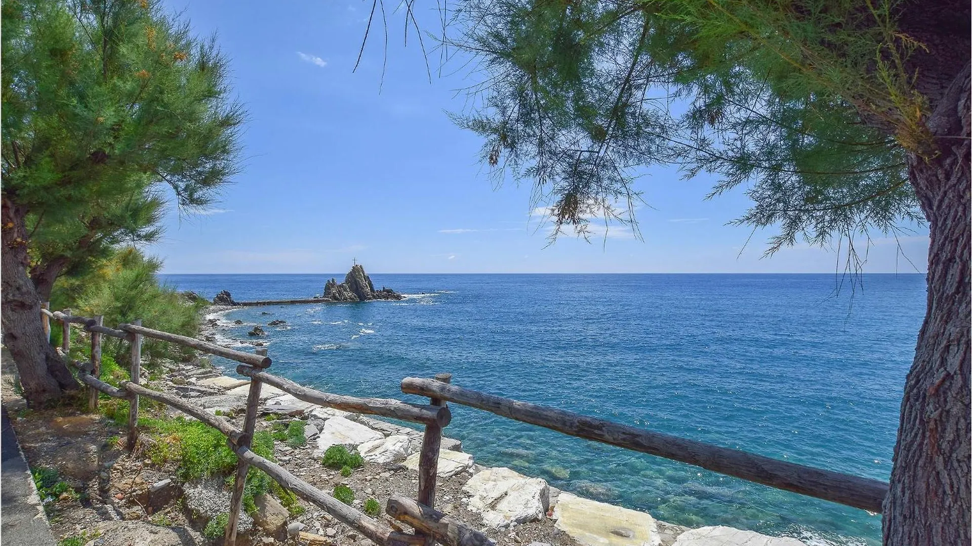 Pet Friendly Home In Moneglia With Kitchen